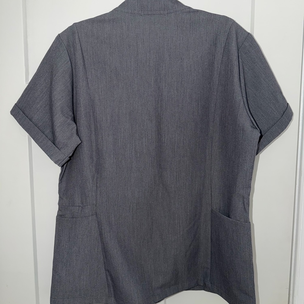 FIGS Inala Slim Top - Picture 3 of 4